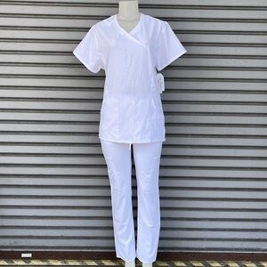 Scrubaid White Two Pice Set Size M